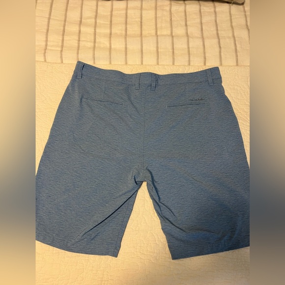 Travismathew Men’s Shorts - Picture 3 of 4